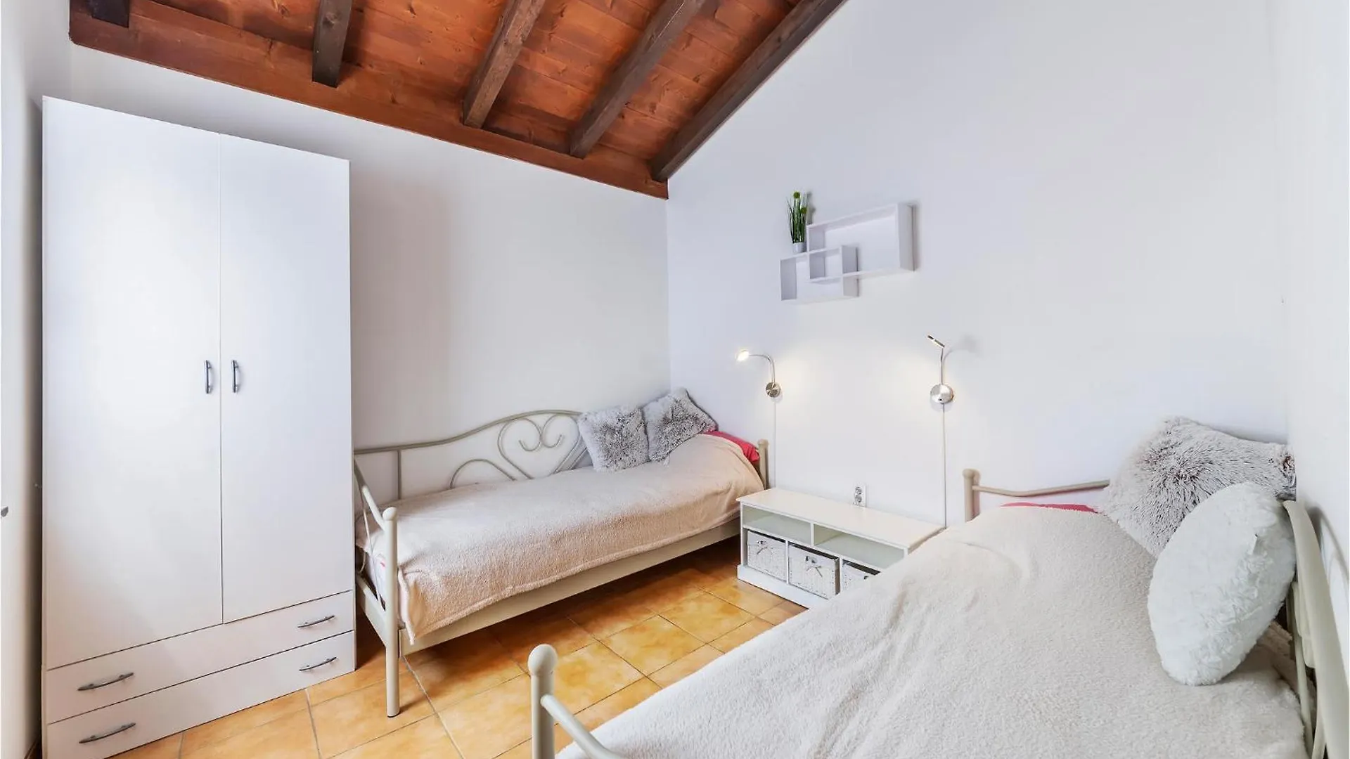Tatil Evi Lovely Home In Cervar Porat With Wifi